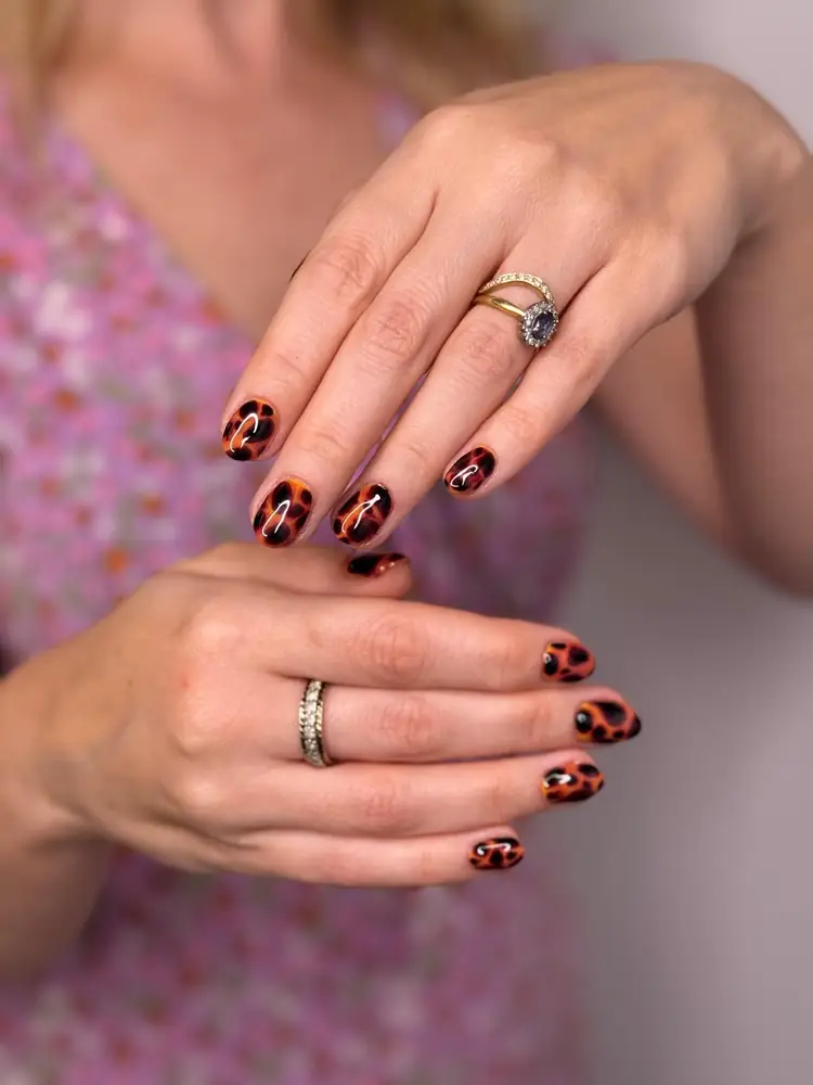Nail art dos studios Dezstudio — exemplo 1