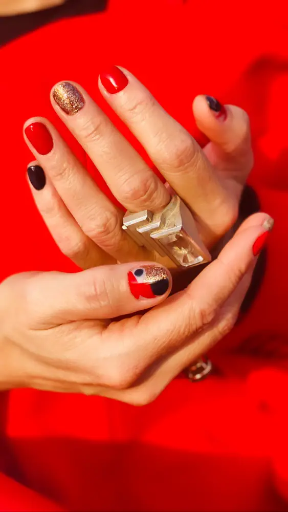 Nail art dos studios Dezstudio — exemplo 2