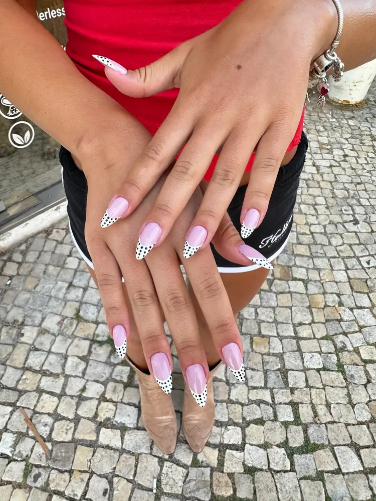 Nail art dos studios Dezstudio — exemplo 28